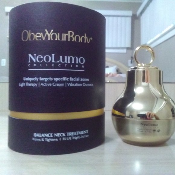 NEOLUMO BALANCE NECK TREATMENT-BLUE TRIPLE ACTION-1.7 oz/ 50 ml-BRAND NEW-SEALED - Picture 1 of 8